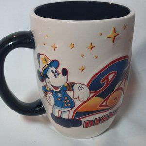 Coffee Mug Mickey mouse 2015 Disney Cruise Line Kitchen Collectable